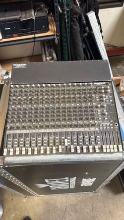 Mackie 1604-VLZ Pro Analog Mixer