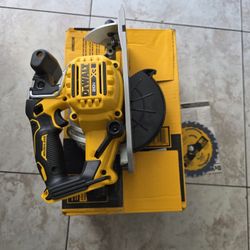 Dewalt LEXVOLT 60V MAX Cordless Brushless 7-1/4 in. Circular Saw with Brake (Tool Only)