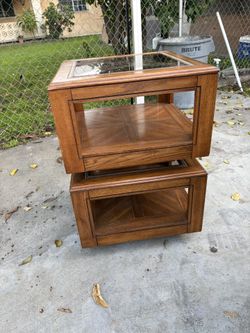 Side Table Wood/glass Top