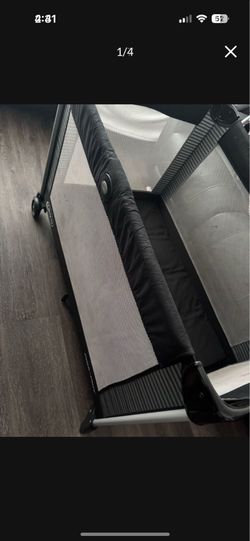 Play pen black Graco