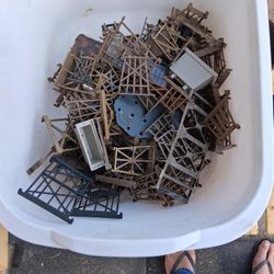 Ho scale Railroad building kits and bridges 