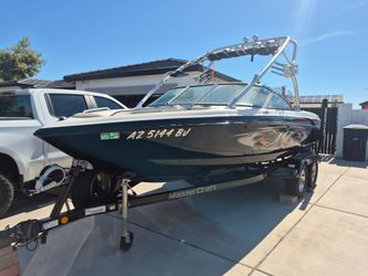 2005 Mastercraft X10 wakeboarding boat