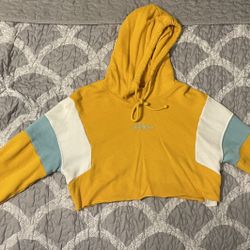 Hollister yellow cropped hoodie!! Size small!