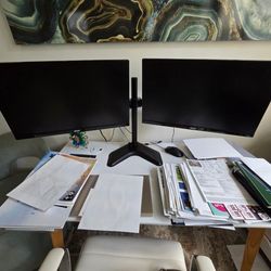 2 matching Acer Monitors W Stand