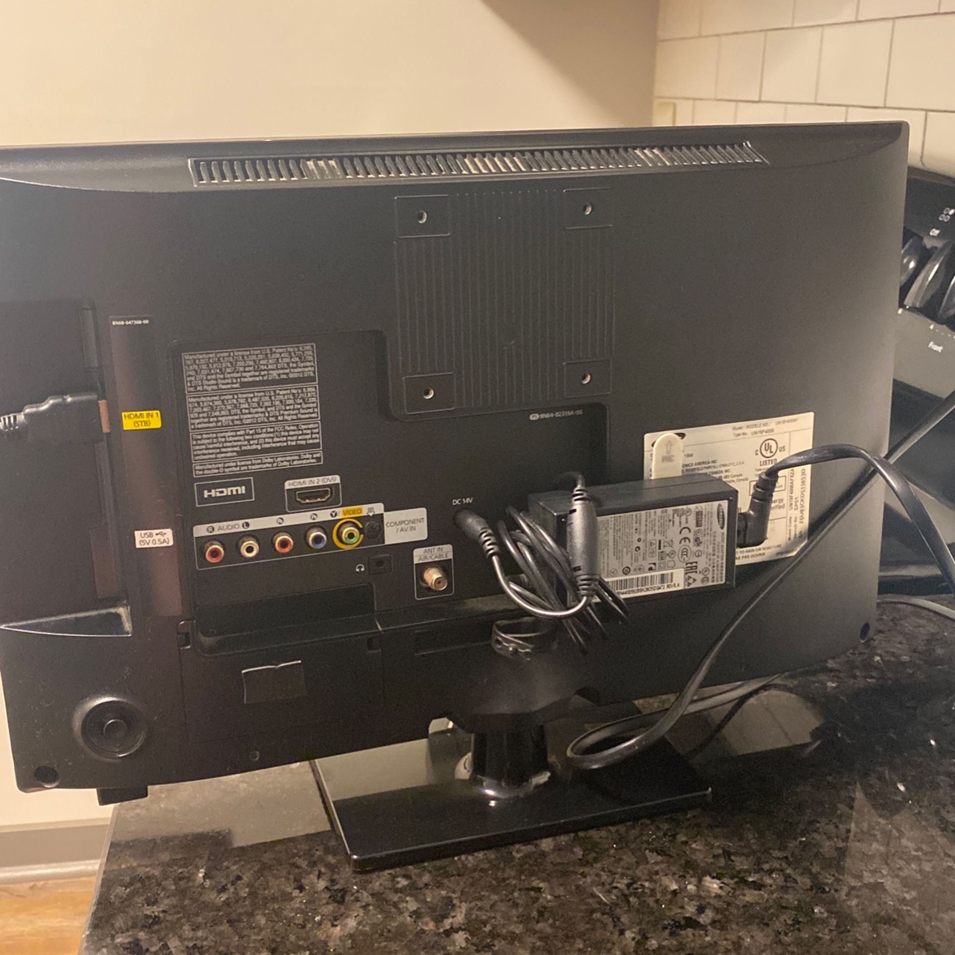 19” Inch Samsung T.V With Remote