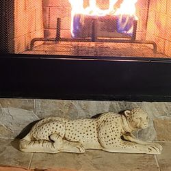 Leopard Statue 