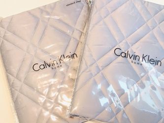 NEW Calvin Klein STANDARD / QUEEN 20x26 Sky Blue Shams x2