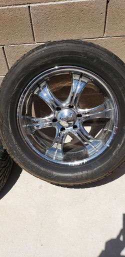 Son 4 rines y 3 llantas 2 son #275/55R20y la otra #305/50R20