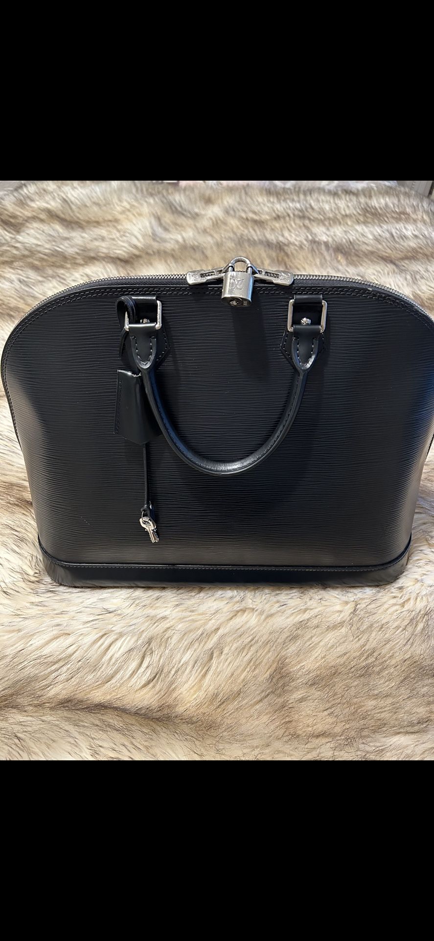 Authentic Louis Vuitton Epi Leather GM