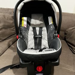 Graco SnugRide 35 Click Connect rear-facing infant car seat and base
