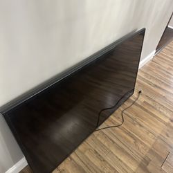 60 Inch Samsung Tv W/ Wall Mouth Included 