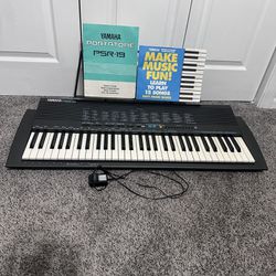 Portable Yamaha PSR-19 digital keyboard with carry case. Electric and battery. Very good condition.