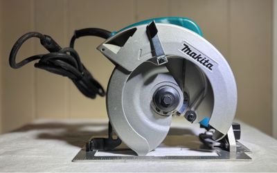MAKITA Serrucho