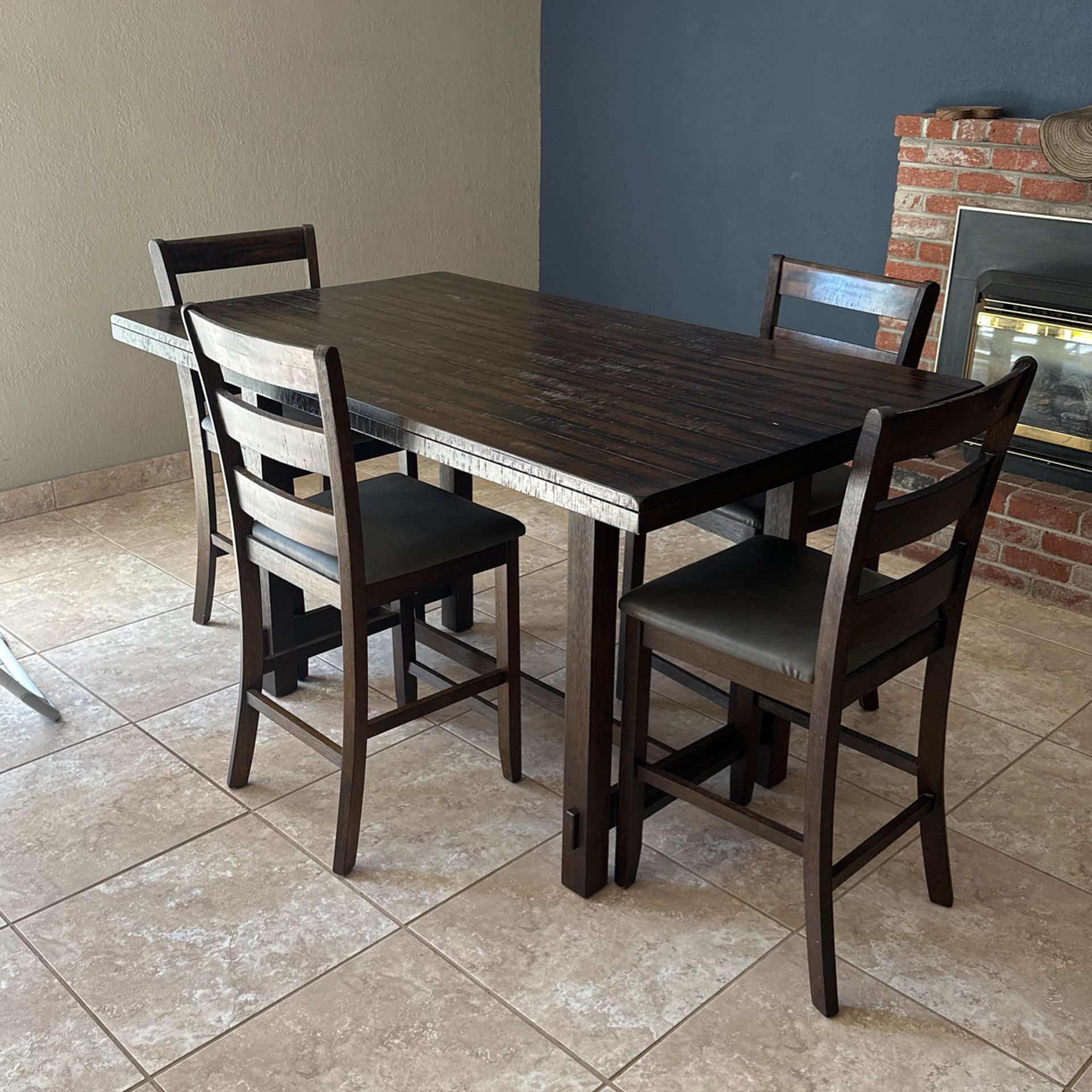 Kitchen table + 4 Chairs $100 If Gone By Tomorrow 