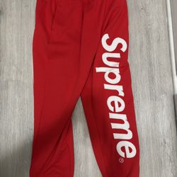 SUPREME SWEATS 