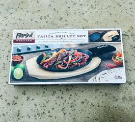 Seasoned Cast Iron Fajita Skillet With Wooden Trivet & Hot Mitt (3 Pcs) Set 