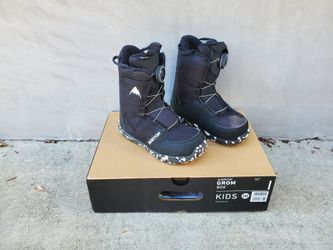 Burton Grom Boa Kids Snowboard Boots Size 2K