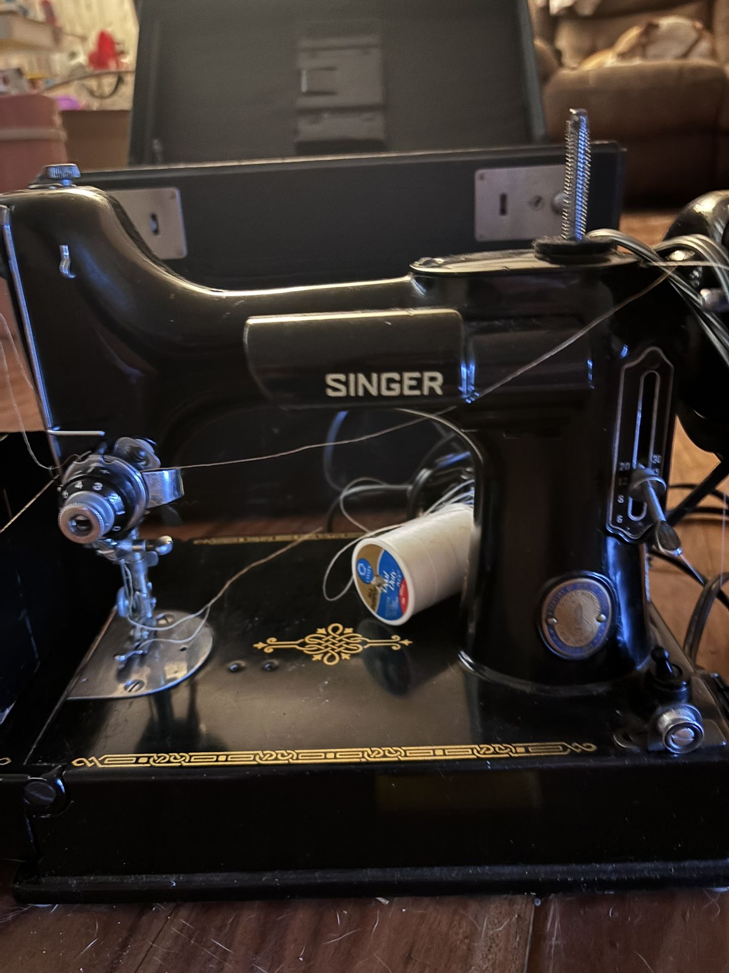 Singer Featherweight Singer Antique Electric Sewing Machine 