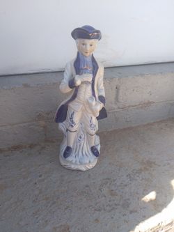 Colonial Porcelain Figure !