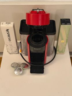 Nespresso Machine Vertuo plus 13 Capsules (Pistachio Vanilla Flavor) and a Descaling Kit