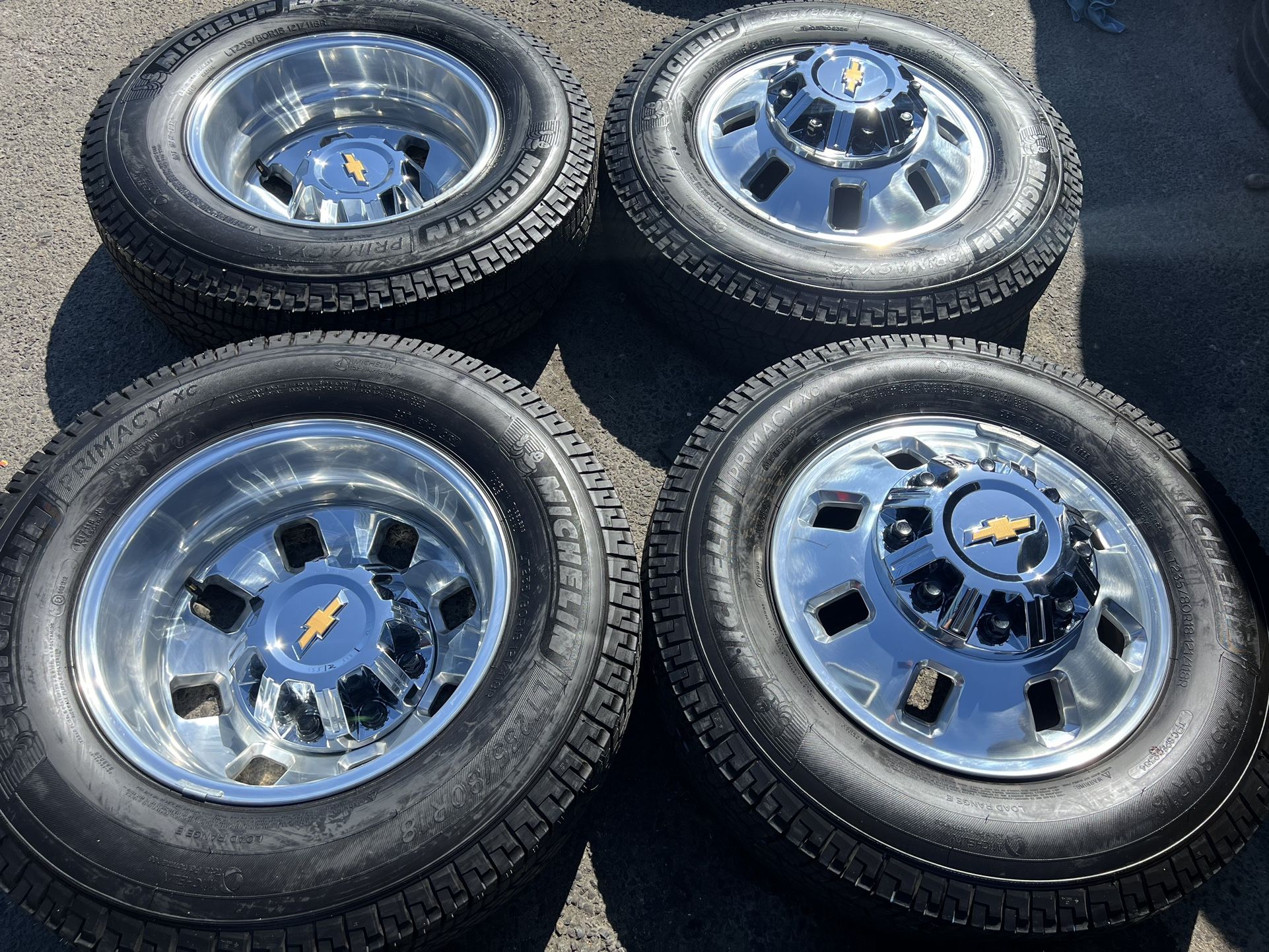 18” New Dually Chevy 3500 Set Oem Factory Take Off 100% Tread 