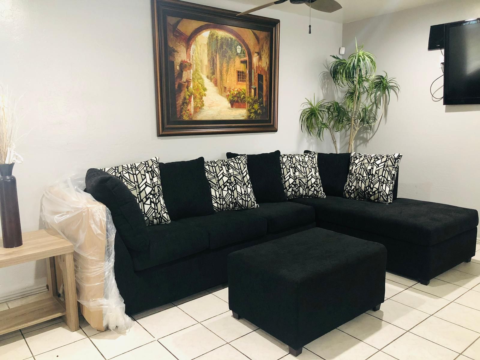 Black Sectional With Ottoman ‼️new In Stock‼️