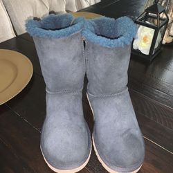 Uggs size 8