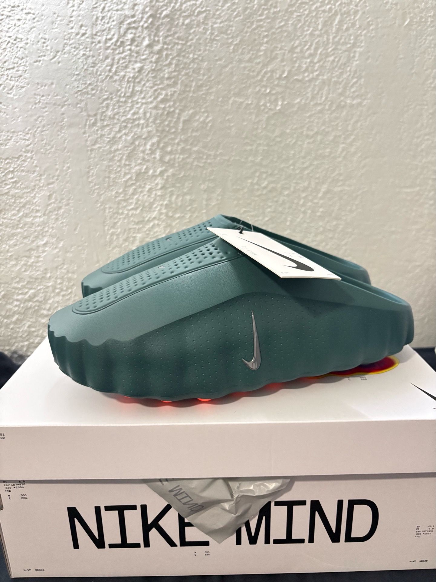 NIKE MINDS SZ 11