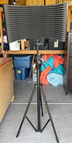 Griffin Microphone Isolation Shield + Tripod Stand + Acoustic Foam Panels
