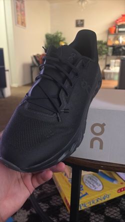 On Cloudtilt “Eclipse/Black”, men’s size 10, style 3ME10100264