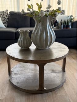 Threshold coffee table