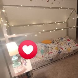 Twin Size Metal Bed 