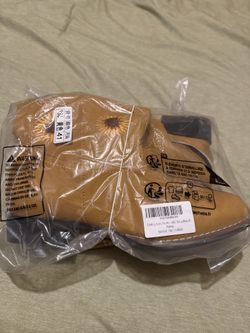 WOMENS COWBOY BOOTS. BRAND NEW