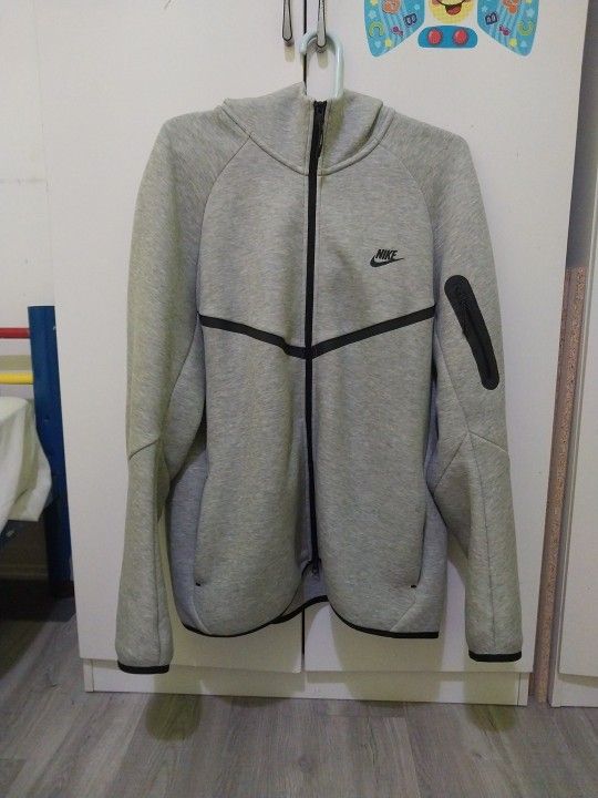 Nike Tech Gray