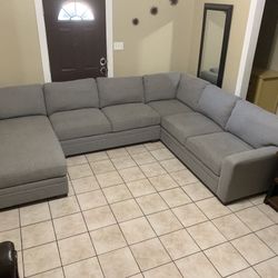 🩶✨ Beautiful 4pc Thomasville Sectional in Ash Grey