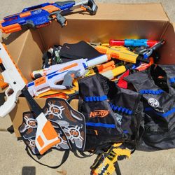 28 Nerf Blaster Toys