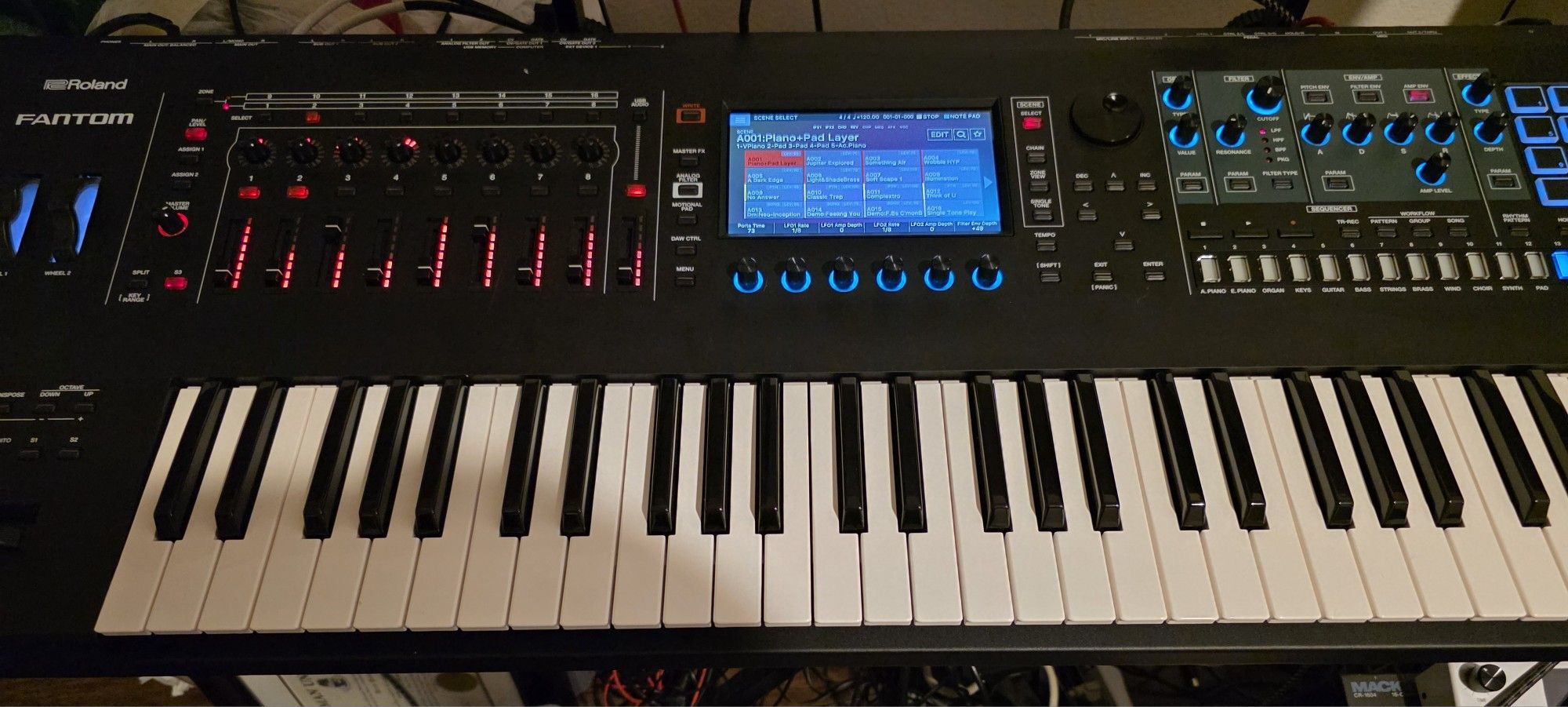 Roland Fantom 6