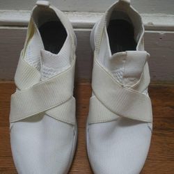 White Skechers Bobs Memory Foam Sneakers Used Size 7 1/2 Woman