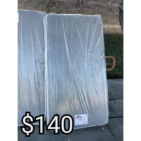 TWIN MATTRESS WITH BOX SPRING 