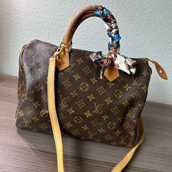 Authentic Louis Vuitton Key Pouch for Sale in Houston, TX - OfferUp