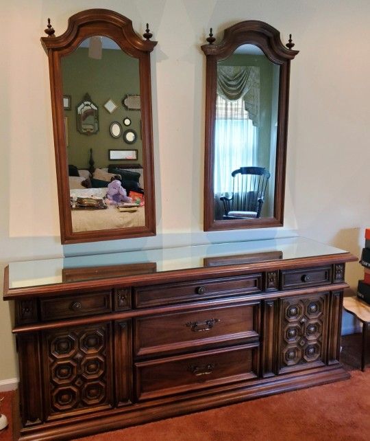 Quality Solid Wood 6 Piece King Size Bedroom Set