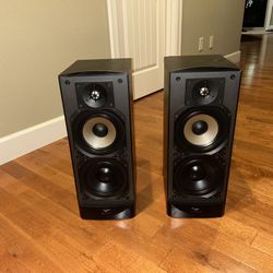 Paradigm reference studio 40 V2 bookshelf speakers