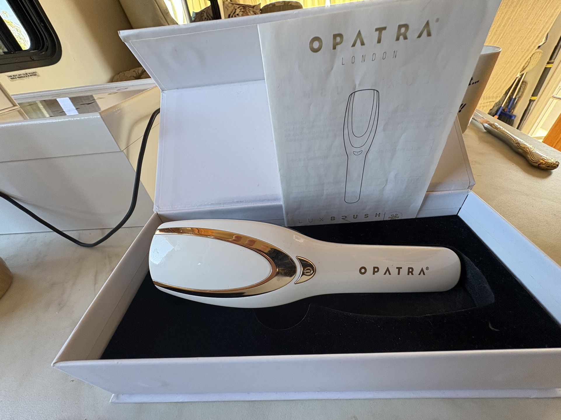 Opatra Lux Brush Red And Blue Light Technology