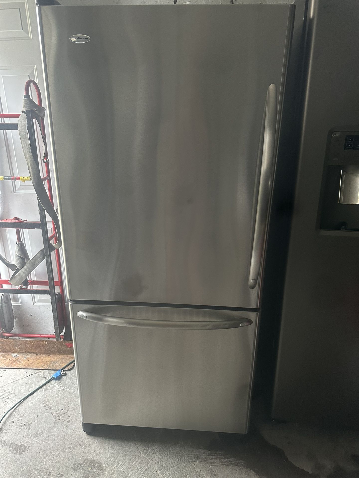Amana bottom freezer refrigerator 30” stainless steel 