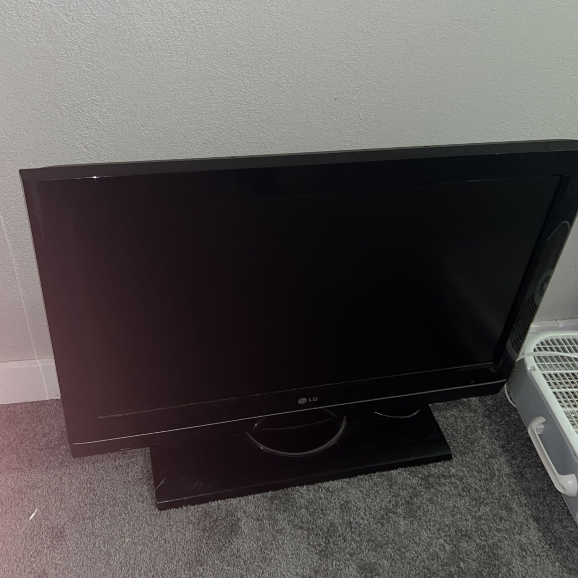 42 Inch LG TV