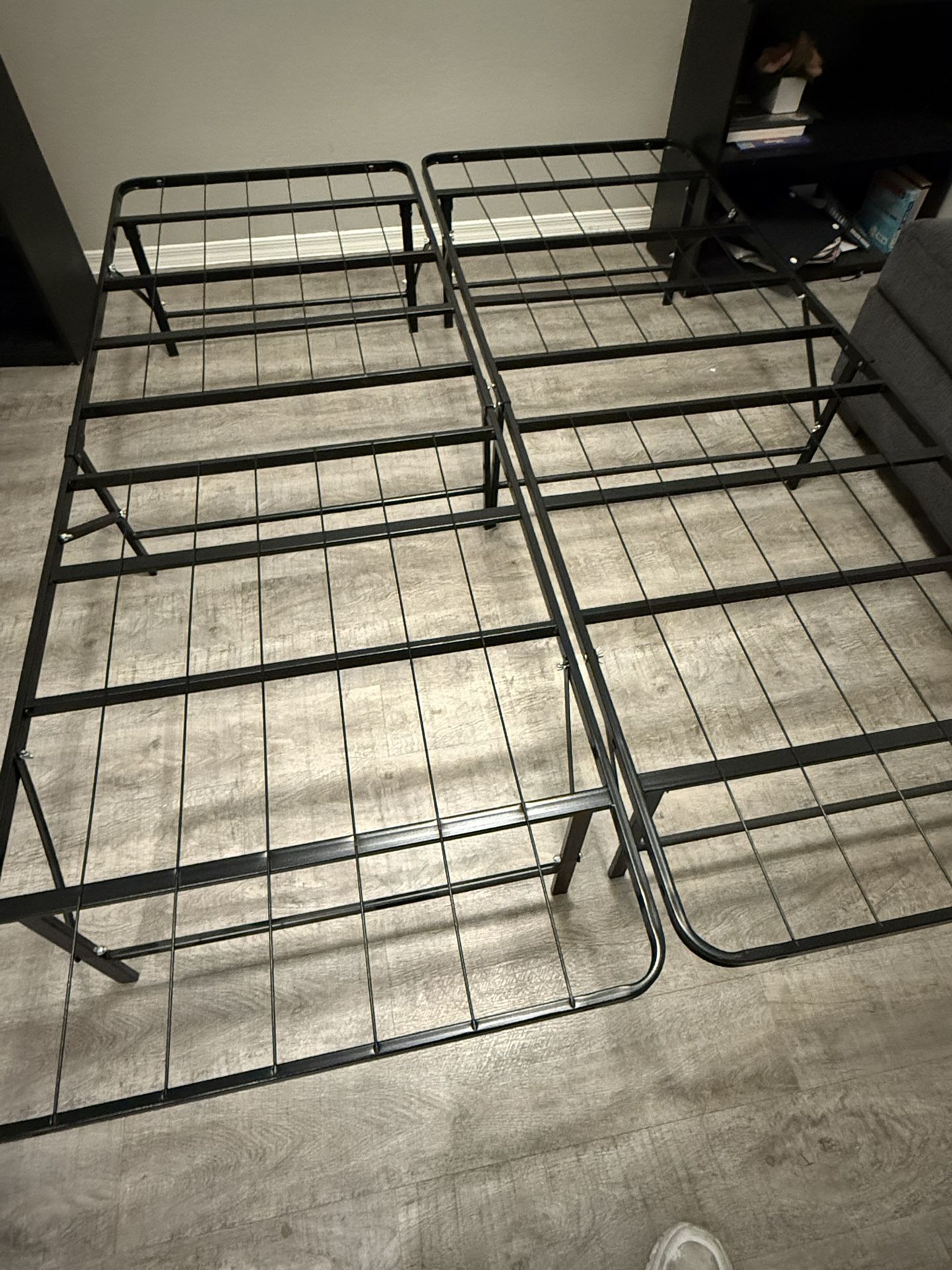 Queen size foldable bed frame