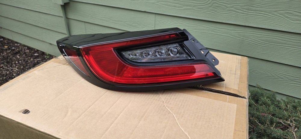 2022-2024 Subaru BRZ / Toyota GR86 left side taillight OEM