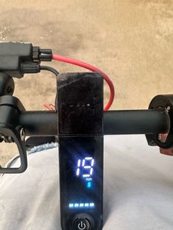 Electric Scooter Handlebar with Display