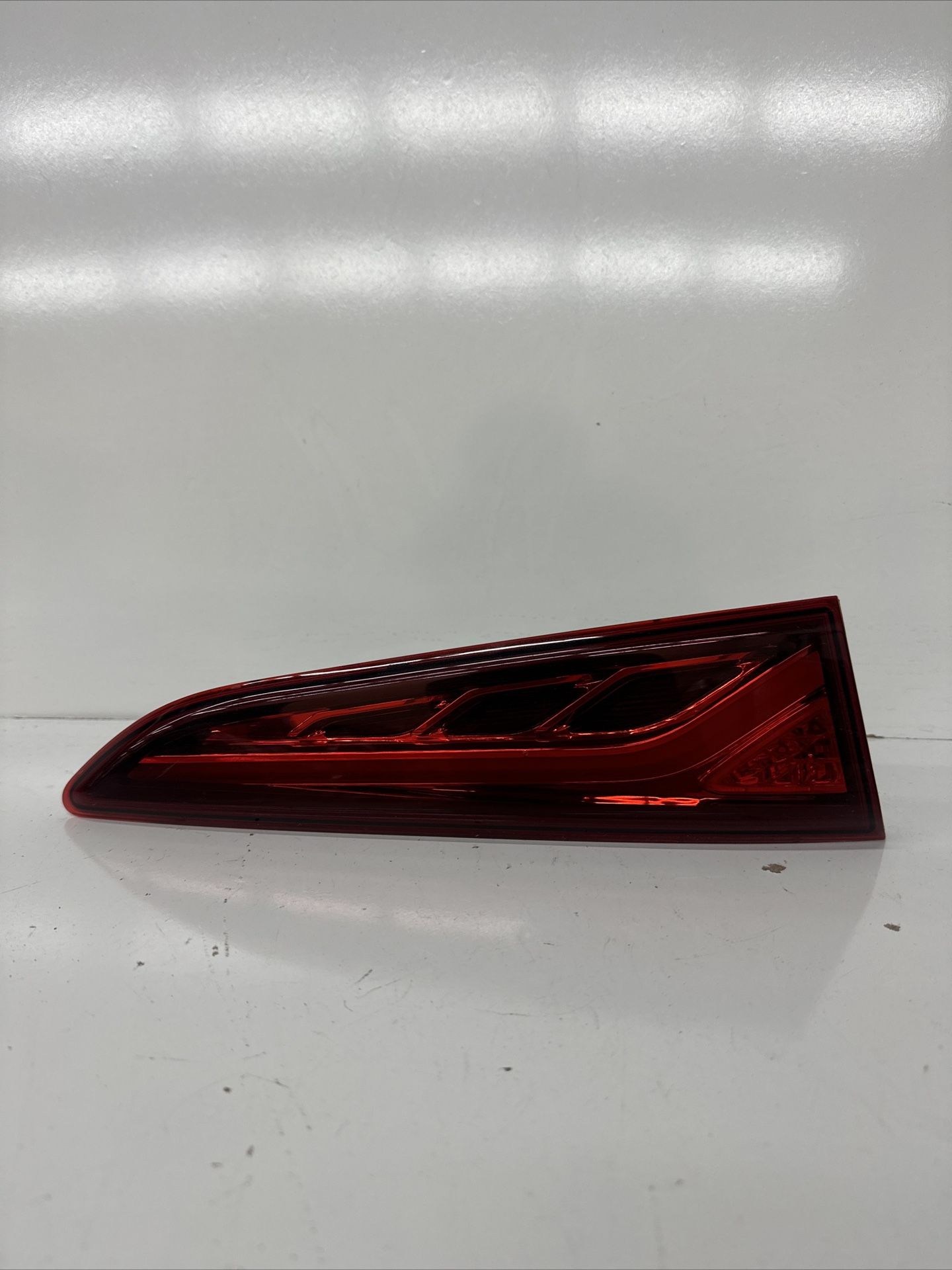 2018-2023 HYUNDAI KONA REAR LEFT DRIVER INNER TAIL LIGHT LED OEM 92403-J91