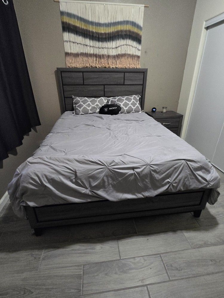 3pcs Beadroom set (Queen Bed Dresser & Night Stand Mattress & Box Spring Included